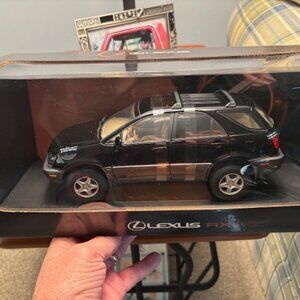 Lexus 10th Anniversary RX300 Black SUV - 1/18 Autoart - 1989-1999